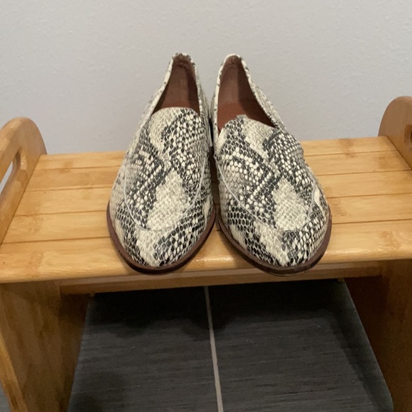 Chelsea & Violet snake print leather loafer - Picture 2 of 7